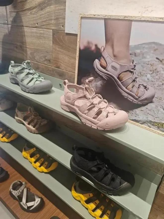 双“臭鞋”抢了风头中国中产三件套被一(图2)