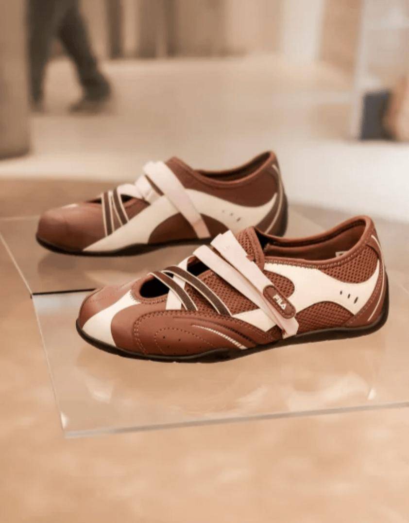 尚生活化正成为行业趋势国际鞋履｜跑步鞋的时(图9)